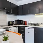 1-br In Palm Swimming Pool