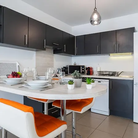 1-br In Palm Swimming Pool Parking *