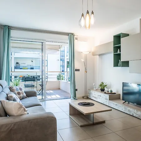 1-br In Palm Swimming Pool Parking Apartment