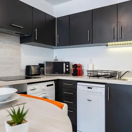 1-br In Palm Swimming Pool